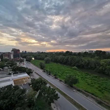 Riverview - Free Private Parking Apartment